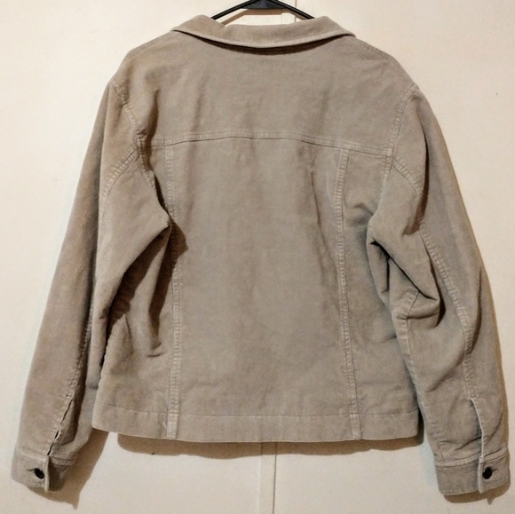 LL. Bean Vintage Corduroy Trucker Style Jacket. Size M - Picture 3 of 12